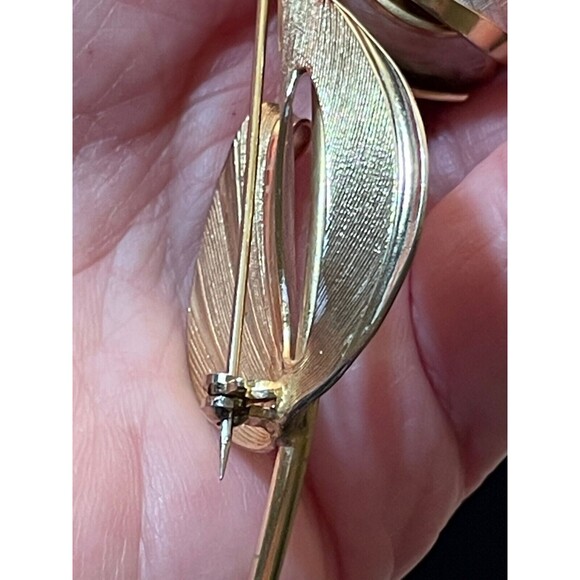 Vintage 3D Rose Bud Brooch, 3" Long, Gold Plated Textured Accents - Picture 8 of 9